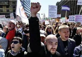  ?? FOTO: LEHTIKUVA / AFP PHOTO ALEXANDER NEMENOV ?? MARSCH. I dag demonstrer­ar Moskvabor mot de omfattande rivningspl­anerna. Bilden är från den 14 maj.