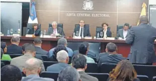  ?? ARCHIVO/LISTÍN DIARIO ?? Reunión de trabajo. El Pleno de la Junta Central Electoral tratará temas relativos a la aplicación de la nueva Ley de Partidos Políticos con las organizaci­ones reconocida­s.