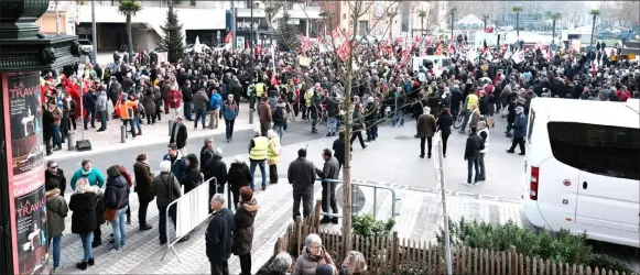  ??  ?? Entre 1500 et 3000 manifestan­ts à Montauban