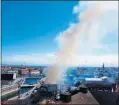  ?? ?? La columna de humo se podía observar desde puntos lejanos de Copenhague horas después de que se hubo declarado el fuego