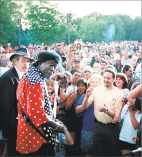  ?? Contribute­d photo ?? Buddy Guy playing blues guitar at the Ives Center on Aug. 1, 1998, during the Blues Festival.