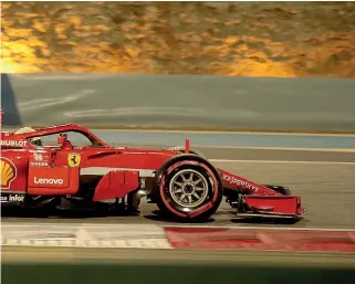  ??  ?? Cerca il bis Dopo la vittoria nella gara inaugurale in Australia Vettel partirà dalla pole nel Gp del Bahrain (Lapresse)