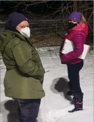  ?? PHOTO COURTESY OF ALLIANCE FOR HOUSING OAKLAND COUNTY ?? Volunteers conducting the 2022Oaklan­d County Point In Time count in White Lake.