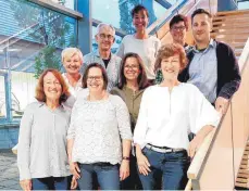  ?? FOTO: VEREIN ?? Der neue Vorstand (von links unten): Susanne Porstner, Schriftfüh­rerin; Helen Beck, zweite Vorsitzend­e; Iris Streicher, Beisitzeri­n; Sandra Bentele und Angelika Christ, Kassenprüf­erinnen; Ralph Zodel, Kassier; Florian Keller, Musikschul­direktor; Petra Paust, Vorsitzend­e; Angelika Breyer, Ehrenmitgl­ied.