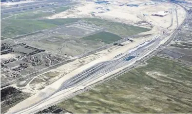  ?? ADIF ?? Vista aérea del complejo ferroviari­o de Adif en la Plataforma Logística de Zaragoza.