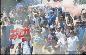  ?? Foto: MORATA ?? Fans del 20 Lo que no vieron en Le Mans lo celebraron en Montmeló