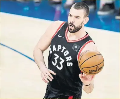  ?? FOTO: EFE ?? Marc Gasol, de Memphis a Toronto El menor de los Gasol opta ahora a poder llevarse el anillo de la NBA