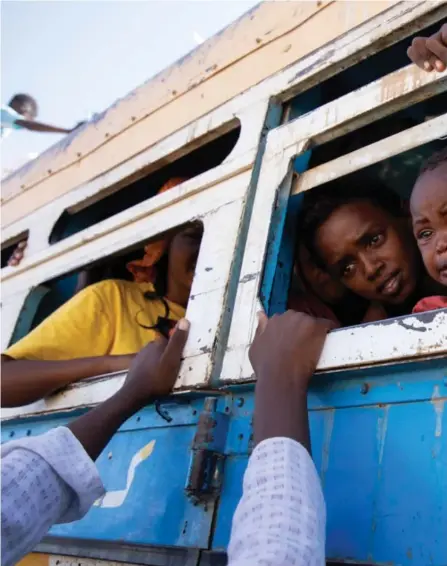  ??  ?? Etiopiske regjerings­styrkers militaerof­fensiv i Tigray-regionen har kostet et ukjent antall mennesker livet og drevet titusener antall mennesker livet og drevet titusener på flukt (bildet) til nabolandet Sudan.