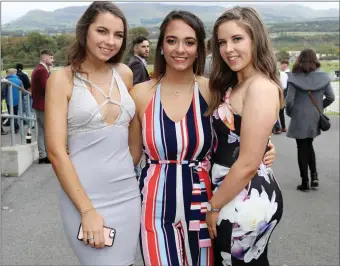  ??  ?? Zara Staffiord, Ines Fontes and Ellie Murray at Student Day at Sligo Races last Thursday afternoon.