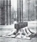  ??  ?? The Unknown Warrior’s coffin lies in state in Westminste­r Abbey, London, before burial in the Abbey on Armistice Day, November 11, 1920. — Otago Witness, 18.1.1921.