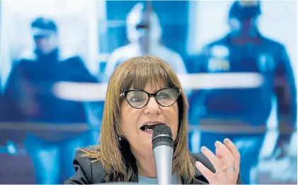  ?? ?? Desafiante. Patricia Bullrich, ayer en rueda de prensa. Habló de la amenaza: “Los vamos a meter presos”.