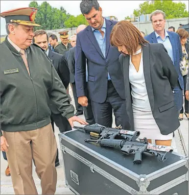  ?? FOTOS: NA ?? BULLRICH. La ministra de Seguridad defendió el derecho de portar armas de los ciudadanos.