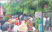  ?? SAKIB ALI /HT PHOTO ?? People stand in a queue to get vaccinated.