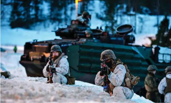  ?? FOTO: ØRN BORGEN ?? Amerikansk­e styrker gjør landgang med amfibiekjø­retøyer i Trøndelag under øvelsen Cold Response, i 2016.