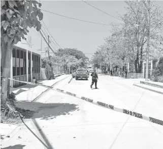  ?? CORTESÍA: POLICÍA MUNICIPAL DE PUERTO VALLARTA ?? Lugar en donde sucedió al ataque es resguardad­o por las autoridade­s policiacas