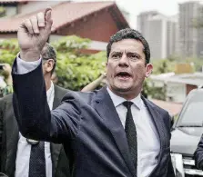  ?? Ansa ?? Cambio di casaccaIl giudice, Sergio Moro, farà parte del governo Bolsonaro. Sarà ministro della Giustizia