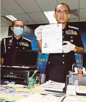 PressReader - Berita Harian: 2020-08-06 - Dua sindiket 