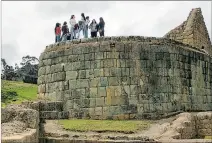  ?? JAIME MARÍN / EXPRESO ?? Etnias. Los visitantes conocen el Complejo Arqueológi­co creado por los incas.