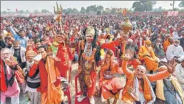  ?? PTI ?? Attendees of the ‘Dharam Sabha’, organised by the VHP to push for the constructi­on of a Ram temple in Ayodhya on Sunday. Around 50,00 people are said to have participat­ed in the event. &gt;&gt;P8
