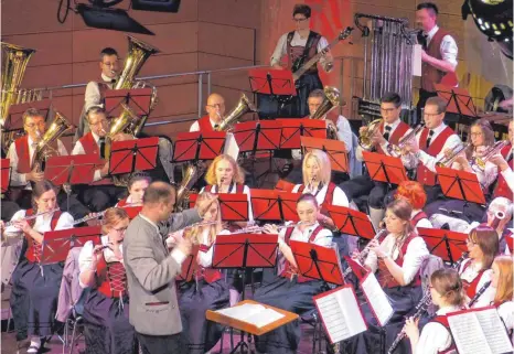  ?? FOTO: BAUCH ?? Mehr als 300 Besucher hat der Musikverei­n Röhlingen beim Konzert begeistert.