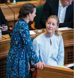  ?? FOTO: MARTIN SYLVEST/ RITZAU SCANPIX ?? Sofie Carsten Nielsen erkender at have talt med andre radikale medlemmer om rygtet. Her ses hun, med Lotte Rod, der fik lavinen til at rulle.