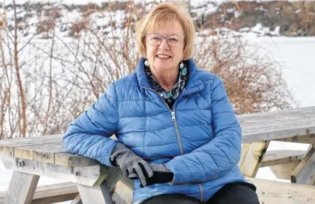  ?? CAROLE MORRIS-UNDERHILL • VALLEY JOURNAL-ADVERTISER ?? With more than 20 years of experience drawing blood, retired lab tech Karen Ferguson is using her skills to help seniors and people with limited mobility get necessary blood work done from the comfort of their own homes.