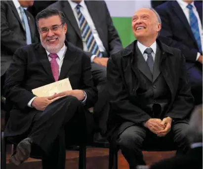  ?? ?? Julio Scherer Ibarra, exconsejer­o jurídico de Presidenci­a, y Alejandro Gertz Manero, fiscal, en un evento en 2019.