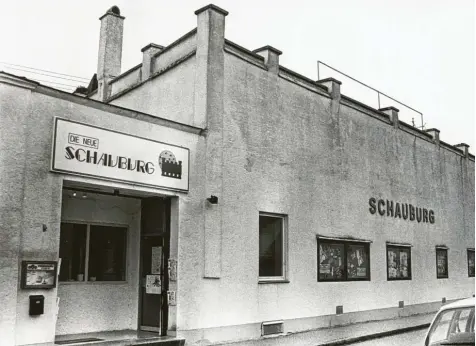  ?? Archivfoto: Fred Schöllhorn ?? Ein Blick zurück auf die Schauburg in Lechhausen. Bis 2007 war dort ein Kino.
