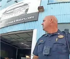  ?? FROM KNOX COUNTY SHERRIFF’S OFFICE VIDEO ?? Knox County Sheriff’s Office Capt. Eric Edlin is clearly wearing a body camera in this screenshot from another deputy’s body camera during the armed raid at a South Knox County business in September 2021.
