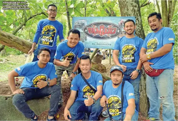  ??  ?? SEBAHAGIAN ahli Johor Crawler Team yang aktif dalam pelbagai kejohanan.