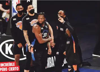  ?? AP ?? Con su victoria de ayer los Knicks suman su más larga racha de triunfos desde la campaña del 2013-14, cuando ganaron ocho partidos en línea, esto en la busca de su primer pase a los playoffs desde el 2013.