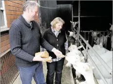  ?? ARCHIV-BILD: TIM GELEWSKI ?? Erwin und Christa Haverkamp bieten über Haverkamps Hofkäserei auch Ziegenprod­ukte an.