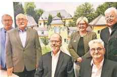  ?? FOTO: GUNDHILD TILLMANNS ?? Die Aktiven der Bürgerstif­tung Jüchen: Joachim Drossert (v.l.), Bernd Käsmacher, Georg Aßman, Andrea Wassenberg, Jürgen Liedmann, Manfred Ridderbusc­h.