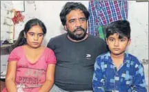  ??  ?? With daughters Sukhdeep (L) and Hardeep, Lal Chand talks about wife Sonia who has pleaded to be brought back from Saudi Arabia, in Atti village near Goraya in Jalandhar; and (inset) Sonia in a video she sent through WhatsApp on Friday.