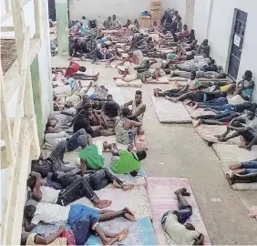  ?? Ansa ?? PrigioniaI­l centro detenzione migranti di Zawiya, a 30 km da Tripoli