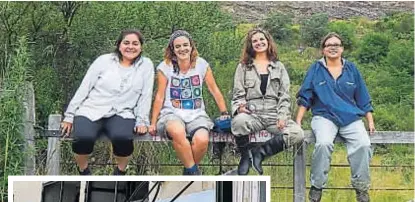  ?? (GENTILEZA PCMA) ?? Batichicas. Ailín, Sabrina, Lourdes y Verónica trabajan desde hace 10 años con murciélago­s en Córdoba. Colaboraro­n para excluir a estos animales del Carbó.