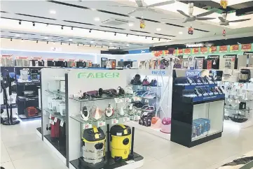  ??  ?? A wide range of household appliances are available at CL Khoon Electronic­s’ new branch at Saradise Kuching.