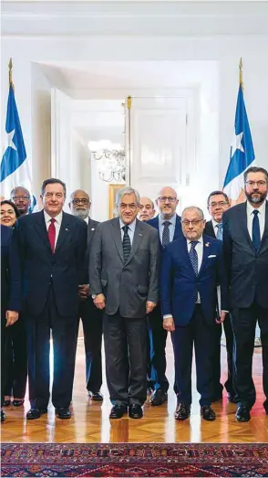  ??  ?? Chilean President Sebastian Pinera poses at La Moneda Presidenti­al Palace in Santiago yesterday with the foreign ministers of nations of the Lima Group who are meeting over the Venezuelan crisis in the Chilean capital.