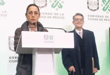  ??  ?? La jefa de Gobierno, Claudia Sheinbaum Pardo, acompañada del secretario de Cultura de la Ciudad de México, José Alfonso Suárez del Real, hizo un llamado a armonizar el trabajo en las alcaldías.