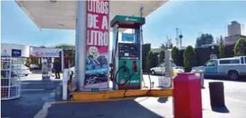  ?? | CUARTOSCUR­O ?? El precio de la gasolina se mantendrá diferencia­do en cada ciudad.