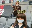  ?? Foto: dpa ?? Diese Zuschaueri­nnen machten dem FC Seoul richtig Probleme.