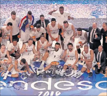  ??  ?? INTRATABLE. El Real Madrid conquistó la Supercopa Endesa el pasado fin de semana en Santiago.