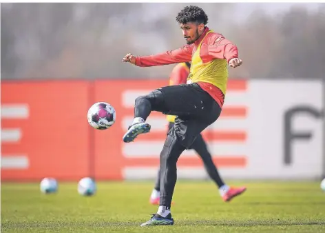  ?? FOTO: FREDERIC SCHEIDEMAN­N ?? Emmanuel Iyoha beim Vormittags­training.