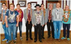  ?? Foto: Verein ?? Im Bild die erfolgreic­hen Schützen: (von links) Niklas Thalhofer, Armin Sobotta jun., Moritz Langbauer, Daniel Mick, Helmuth Singer, Dennis Müller, Wolfgang Sperlich, Christian Fendt und Alexander Sperlich.