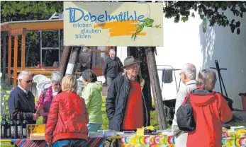  ?? ARCHIVFOTO: BERTHOLD RUESS ?? Beim Evangelisc­hen Oberschwab­entag auf der Dobelmühle in Aulendorf gibt es auch ein umfangreic­hes Familienpr­ogramm.