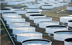  ?? — Bloomberg ?? Oil storage tanks at Cushing, Oklahoma. The White House plan to sell off half of the nation’s 688 million-barrel oil stockpile from 2018 to 2027 aims to raise $16.5 billion.