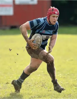  ??  ?? Daniel Jones in action for Kenfig Hill RFC