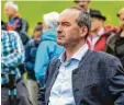 ?? Fotos: Peter Kneffel, dpa ?? Landwirtsc­haftsminis­terin Michaela Kaniber und Wirtschaft­sminister Hubert Aiwan‰ ger bei der Hauptalmbe­gehung in den Chiemgauer Alpen.