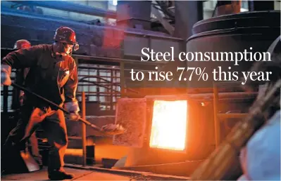  ?? HUANG ZHENGWEI / FOR CHINA DAILY ?? Workers at a steel plant in Luoyang, Henan province.