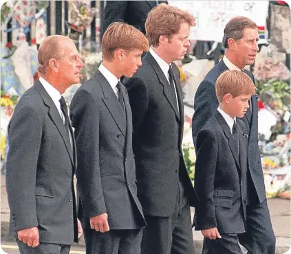  ??  ?? There had never been an outpouring of public grief on the scale there was for Diana.